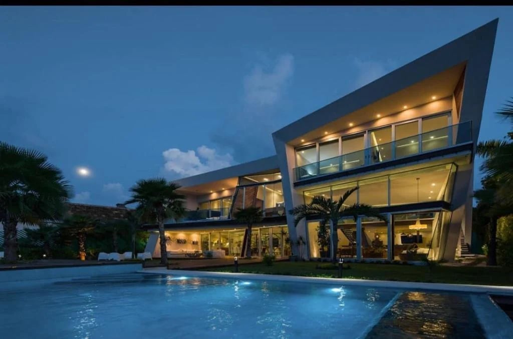 Foto 0 de Luxury Beachfront Home with Cinema & Pool – Cancún Hotel Zone